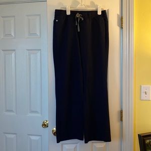 Navy figs straight leg scrub pants size L